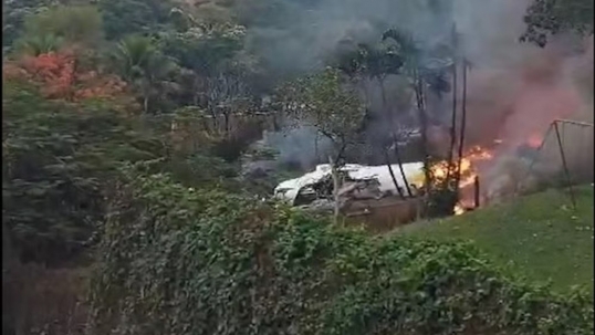 Un avión que realizaba el vuelo 2283, con 62 personas a bordo se estrelló en San Pablo