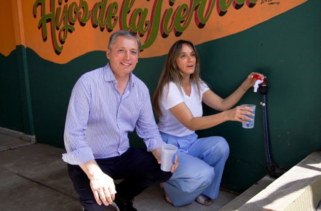 Fernando Gray y Malena Galmarini inauguraron la ampliación de la red de agua potable en Esteban Echeverría