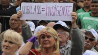Los jubilados volvieron a manifestarse frente al Congreso