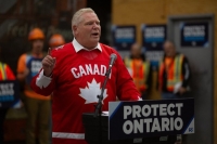 El jefe de Ontario amenazó con cortar la electricidad y el envío de minerales críticos a EE.UU