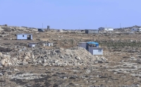 Colonos israelíes incendian una mezquita y pintan eslóganes racistas en Cisjordania ocupada