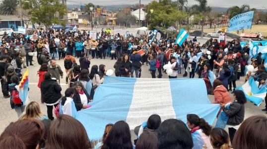 Más del 50 % de los docentes transita su carrera como suplentes