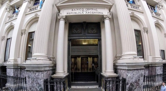 El Banco Central flexibiliza las regulaciones de acceso al mercado de cambios