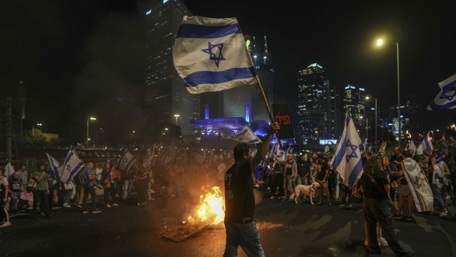 Israel: Protestan en Tel Aviv tras la destitución del ministro de Defensa