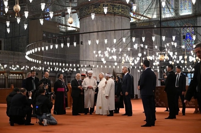 Turquía: El papa León XIV visitó la Mezquita Azul de Estambul