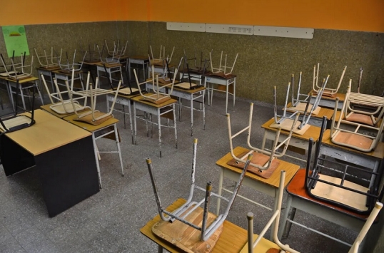 Ciudad de Buenos Aires: La baja natalidad ya afecta cierre de colegios y genera crisis en el sector privado