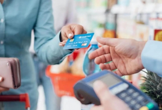 Ventas con tarjetas: El Gobierno eliminará las retenciones a cuenta de IVA y Ganancias para los comercios