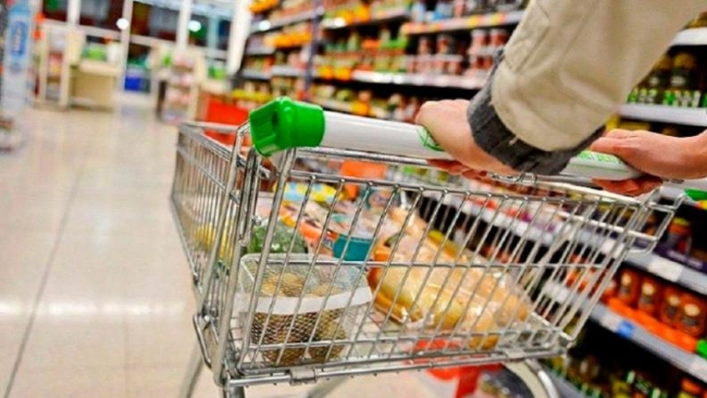Las ventas en supermercados cayeron un 2,1% en julio