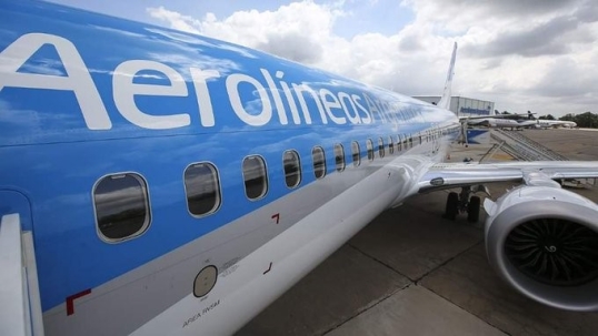Aerolíneas Argentinas en vuelos de cabotaje elimina el equipaje gratuito