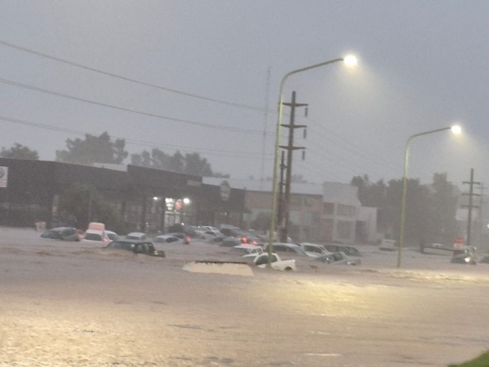 Bahía Blanca: Más de 1.300 evacuados, hay 10 los muertos hasta el momento