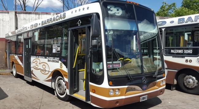 Los colectivos porteños serán eléctricos o funcionarán con GNC