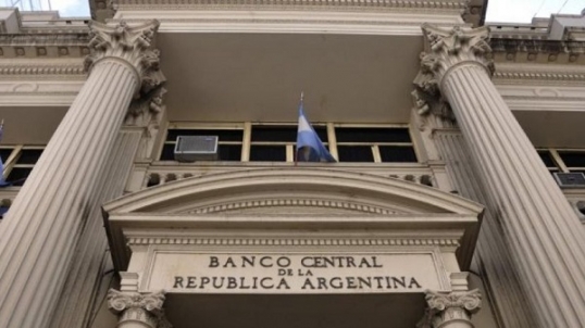 El campo reclama que no se renueve el recargo en las tasas dispuesto por el Banco Central