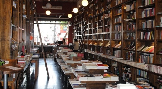 Noche de las Librerías: actividades en más de 70 librerías, con lecturas, charlas y música, descuentos