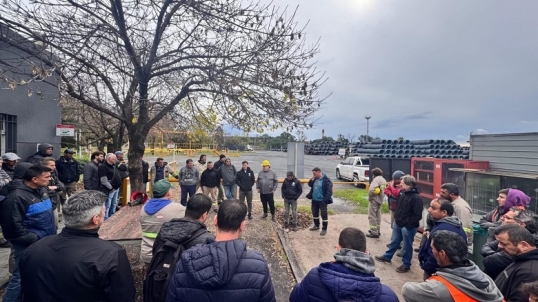 Acindar en Villa Constitución despidió a 130 trabajadores