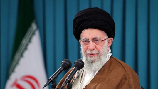 Irán: El ayatolá Alí Jameneí afirmó que «debe dictarse la pena de muerte para Netanyahu»