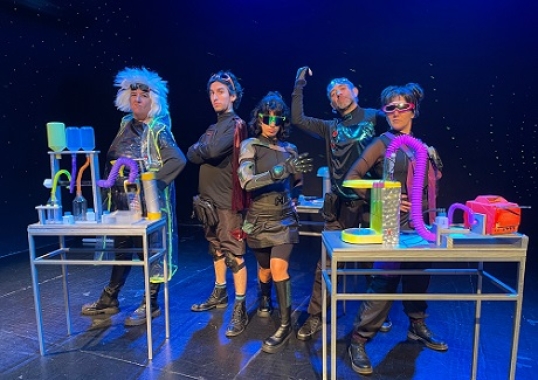 Estrena "Invasión Robot" en Moscú Teatro