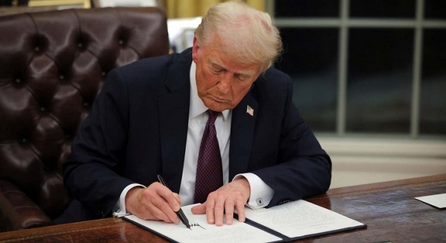 Donald Trump ordenó desclasificar nuevos documentos del asesinato de Kennedy