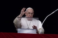 El papa Francisco pidió rezar por Perú, &quot;que está sufriendo tanto&quot;