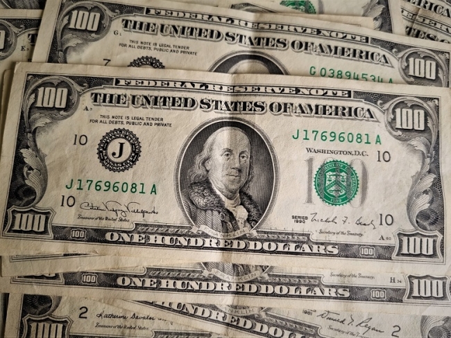 Sacan de circulación billetes de 100 dólares: hasta cuándo se pueden cambiar