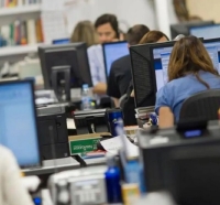Los ingresos de las mujeres son hasta 30% inferiores a los de los hombres