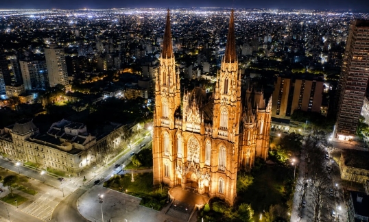 La catedral de La Plata, es elegida como la más linda del mundo