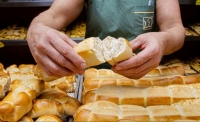 Panaderos bonaerenses en alerta: suben los costos, cae el consumo y ahora la harina no sirve para producir