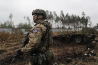 Trump pide a Kiev que limite su Ejército a 600.000 hombres y se retire del Donbás
