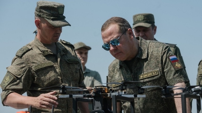 Medvédev a las tropas de Kiev en Kursk: «Si se niegan a deponer las armas, serán eliminados sin piedad»