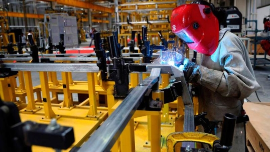 El salario real volvió a caer en enero, en medio de la crisis de empleo