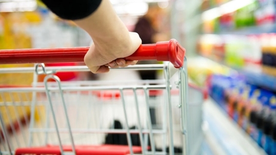 Las ventas en supermercados cayeron por sexto mes consecutivo en septiembre