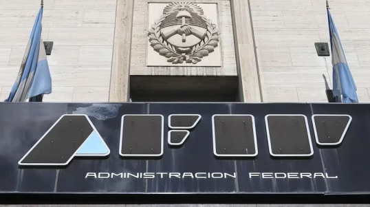 La dirección de AFIP informó el congelamiento salarial para todos los trabajadores del organismo