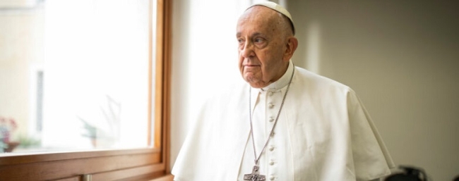 El papa Francisco “pasó una noche tranquila”