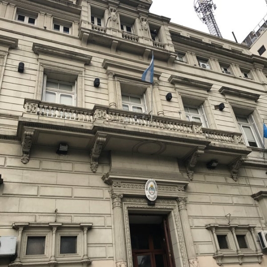 La UBA ratificó la emergencia salarial del personal docente y no-docente