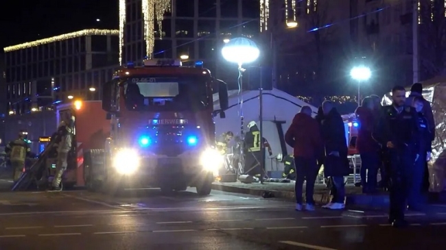 Alemania: Varios muertos y heridos por la embestida de un auto en un mercado navideño