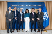 Luis Caputo, se reunió con la segunda del FMI, Gita Gopinath y con directivos del Banco Mundial