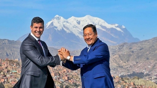 Bolivia y Paraguay acuerdan comerciar en monedas nacionales