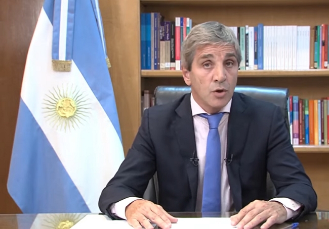 A «Toto» Caputo, le va muy bien: Sus cuentas en el exterior en 2024 sumaron 2,7 millones de dólares