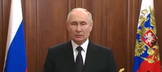«El poderío de un ataque masivo con misiles Oréshnik puede equivaler a un ataque nuclear» afirmó Putin