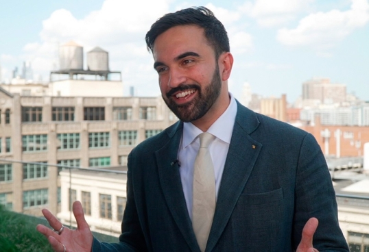 Quién es el aspirante a alcalde de Nueva York que enfurece a Trump
