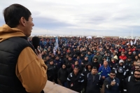 Petroleros en alerta: YPF planea reducir más del 50% de trabajadores en los yacimientos convencionales de Rincón de los Sauces