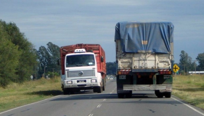 Los empresarios del transporte dicen que desguazarán el convenio colectivo de Moyano