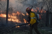 Córdoba: Bomberos trabajan en controlar dos nuevos de incendio en Traslasierra