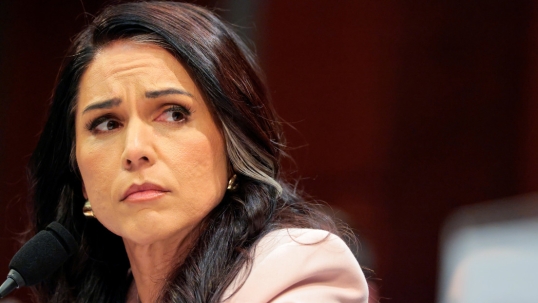 Tulsi Gabbard denuncia ataques por destapar biolaboratorios de EE.UU. en Ucrania