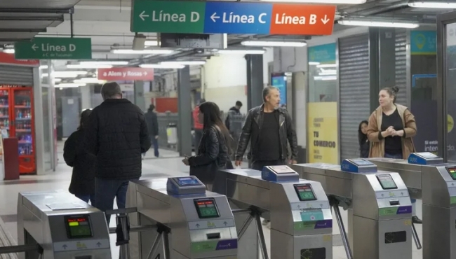Desde diciembre los subtes se podrán abonar con nuevos medios de pago como celulares, tarjetas de débito, crédito y también SUBE
