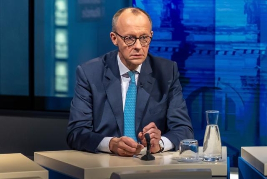 Alemania:  Friedrich Merz prohíbe izar la bandera LGBT en el parlamento