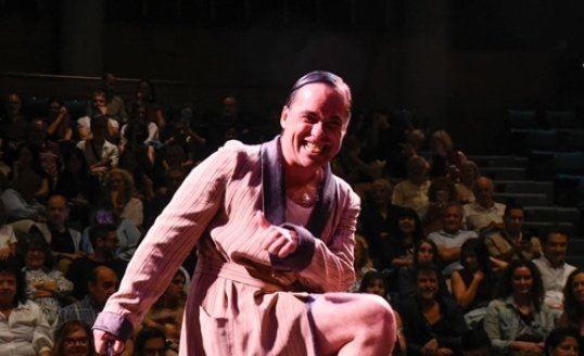 "Escritor fracasado", con Diego Velázquez debuta en Teatro Dumont