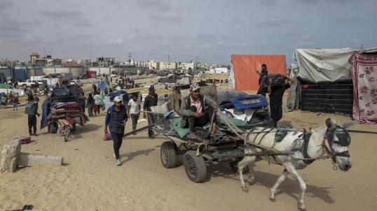 Estiman que son un millón los desplazados en el sur de la franja palestina
