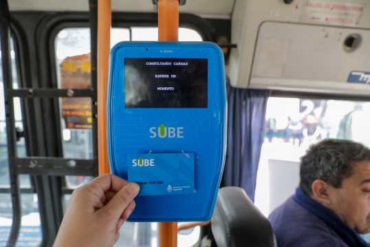 En mayo el transporte público en el AMBA subió el 5,4%