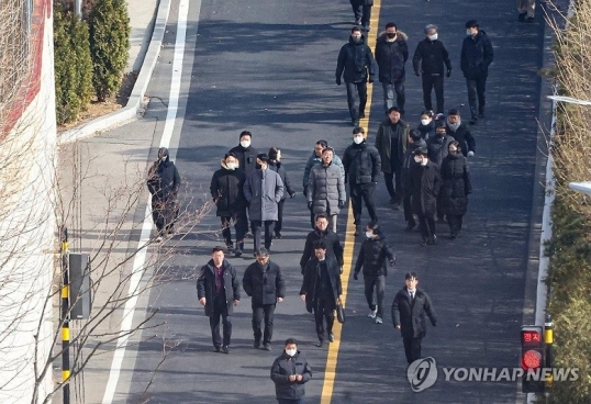 Corea del Sur: Suspenden la detención contra el expresidente Yoon Suk Yeol