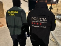 España: Cinco detenidos por la «compra» de una menor por 5.000 euros y whisky para casarla